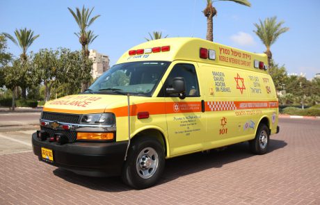 תינוק נשכח ברכב כחצי שעה