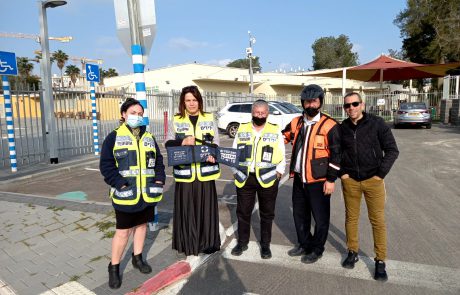 בוקר דרמטי: ילד ננעל ברכב לעיני אמו