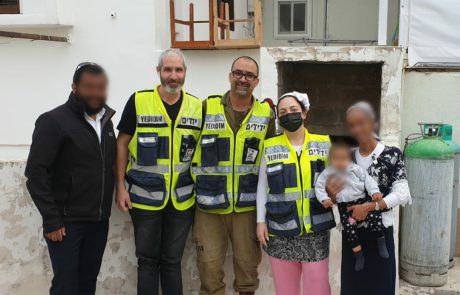 תינוקת בת חודש ננעלה ברכב